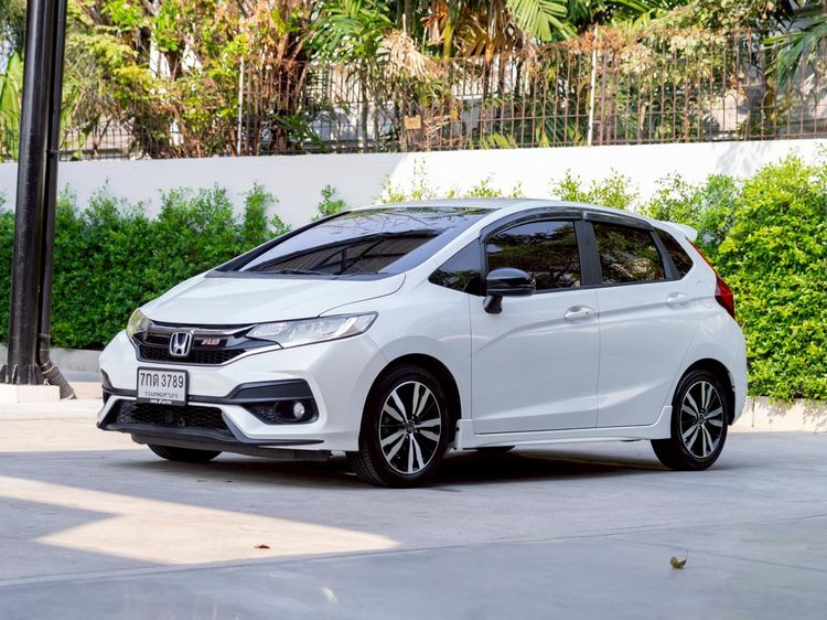 Honda Jazz 2018 1.5 RS i-VTEC Sedan เบนซิน ไม่ติดแก๊ส เกียร์อัตโนมัติ ขาว รูปที่ 3