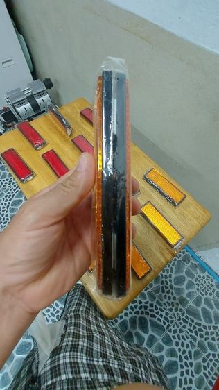 ทับทิมสะท้อนแสงใช้ติดรถบรรทุกหรือรถกู้ภัย ขนาดดังภาพ มี2สี(1.สีเหลือง2.สีแดง)ซื้อมาราคาอันละ75บ.แถวร้านสี่แยกวรจักรขอส่งต่ออันละ30บ.เน้นโทรถาม ไม่สะดวกพิมพ์ รูปที่ 12