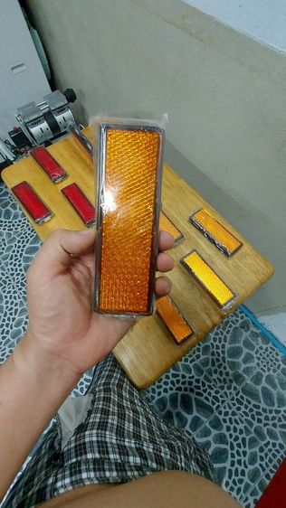 ทับทิมสะท้อนแสงใช้ติดรถบรรทุกหรือรถกู้ภัย ขนาดดังภาพ มี2สี(1.สีเหลือง2.สีแดง)ซื้อมาราคาอันละ75บ.แถวร้านสี่แยกวรจักรขอส่งต่ออันละ30บ.เน้นโทรถาม ไม่สะดวกพิมพ์ รูปที่ 14
