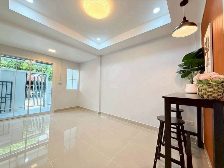 บ้านสวย ทำเลเยี่ยม ใ ริมสวนธนานนท์1  ใกล้แหล่งชุมชน รูปที่ 4