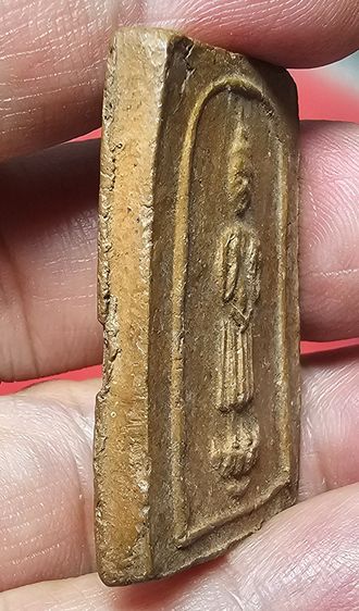 พระประจำวัน คุณแม่บุญเรือน พิมพ์ปางห้ามสมุทร พิมพ์ใหญ่หลังยันต์ เนื้อดิน ปี 2499  รูปที่ 7