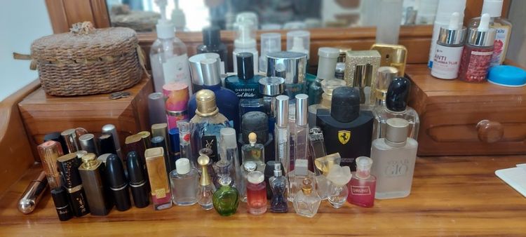 ขวดน้ำหอมแบรนด์แท้ของสะสม