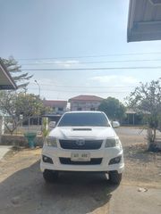 Toyata Hilux vigo champ 2.5  E Preruner 2014 เกียร์ออโต้ 
