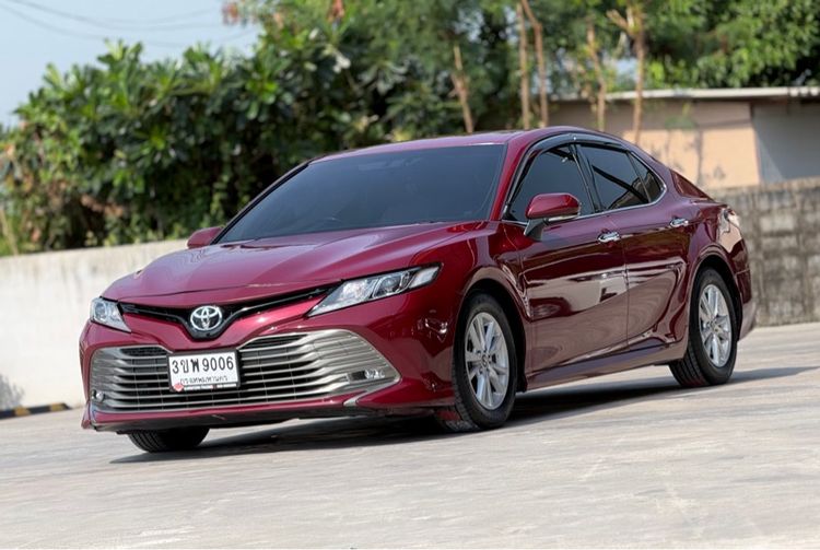 รถ Toyota Camry 2.0 G สี แดง