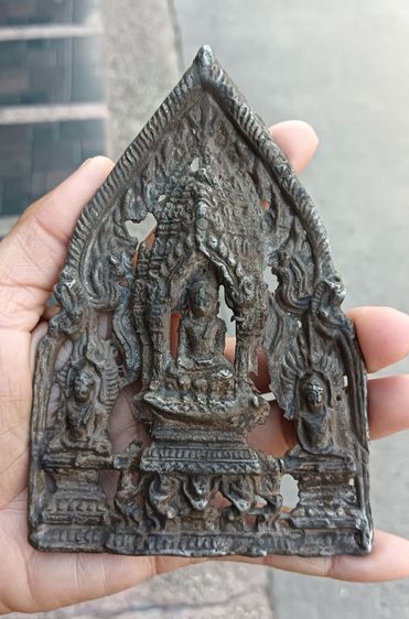 พระกรุใหญ่ 1 องค์