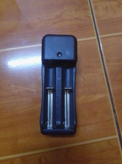 ขายเครื่องชาร์จถ่านแบตเตอรี่  ราคา 400 บาท