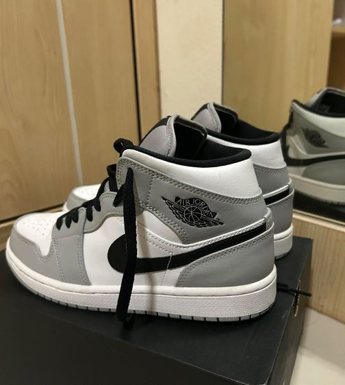 รองเท้าผ้าใบ หนังแท้ UK 6.5 | EU 40 | US 7 Nike Air Jordan 1 Mid LT smoke grey