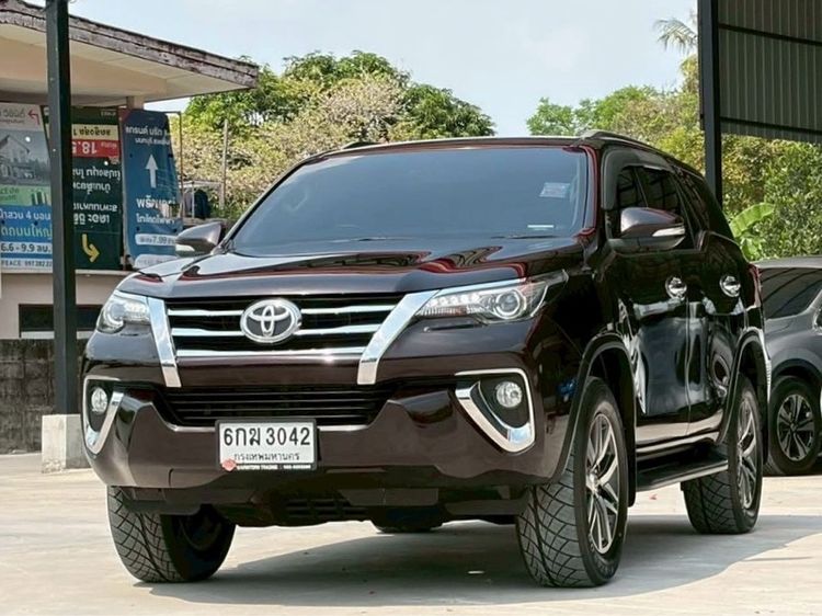 Toyota Fortuner 2017 2.4 V Utility-car ดีเซล ไม่ติดแก๊ส เกียร์อัตโนมัติ น้ำตาล รูปที่ 3