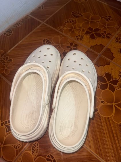 รองเท้าcrocs ส้นสูงเบอร์41-42 รูปที่ 2