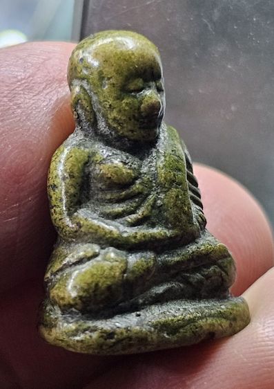 หลวงพ่อเงิน วัดบางคลาน พิมพ์นิยม เนื้อเหลืองอมเขียว พระมีความเก่าถึงยุคหลวงพ่อเงินครับ รูปที่ 4