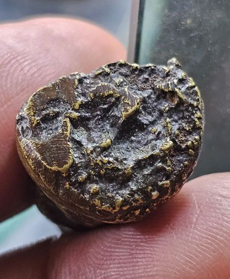 หลวงพ่อเงิน พิมพ์ขี้ตาห้าชาย กรุวัดใหม่คำวัน เนื้อเหลืองอมเขียว สวยเดิมครับ รูปที่ 7