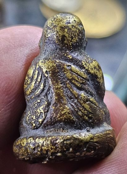 หลวงพ่อเงิน พิมพ์ขี้ตาห้าชาย กรุวัดใหม่คำวัน เนื้อเหลืองอมเขียว สวยเดิมครับ รูปที่ 2