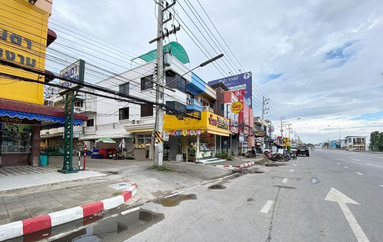 💟 อาคารพาณิชย์ 3 ชั้น ติดถนนซอยแยกจากถนนเลียบคันคลองชลประทาน อยู่ด้านหลังตลาดต้นพยอม 💟 รูปที่ 4