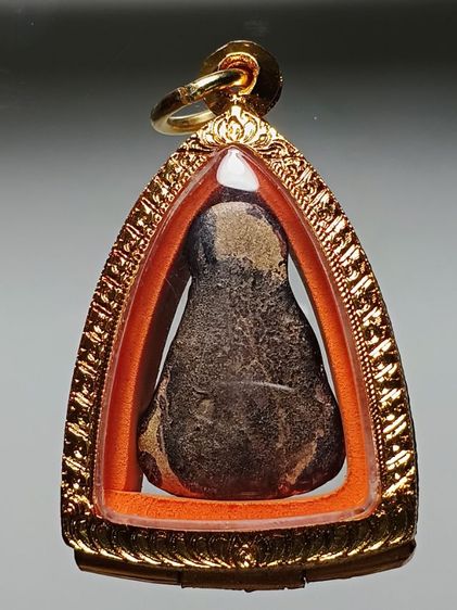 พระปิดตาหลวงปู่ยิ้ม วัดหนองบัว จ.กาญจนบุรี ยุคแรก อายุกว่าร้อยปี ลงรักเก่าเนื้อจัดมาก หาชมยาก พบน้อย รูปที่ 2