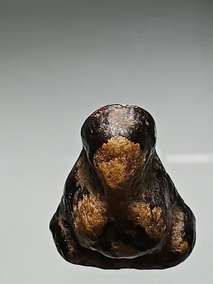 พระปิดตาหลวงปู่ยิ้ม วัดหนองบัว จ.กาญจนบุรี ยุคแรก อายุกว่าร้อยปี ลงรักเก่าเนื้อจัดมาก หาชมยาก พบน้อย รูปที่ 7