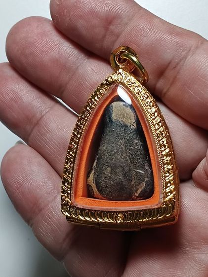 พระปิดตาหลวงปู่ยิ้ม วัดหนองบัว จ.กาญจนบุรี ยุคแรก อายุกว่าร้อยปี ลงรักเก่าเนื้อจัดมาก หาชมยาก พบน้อย รูปที่ 12