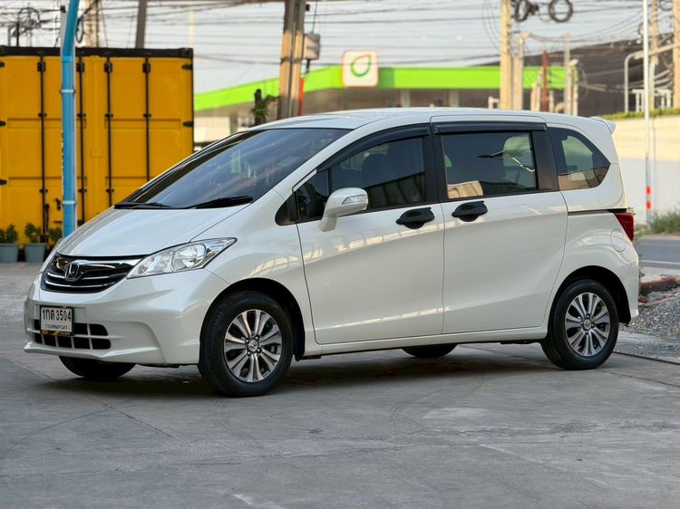รถ Honda Freed 1.5 EL สี ดำ