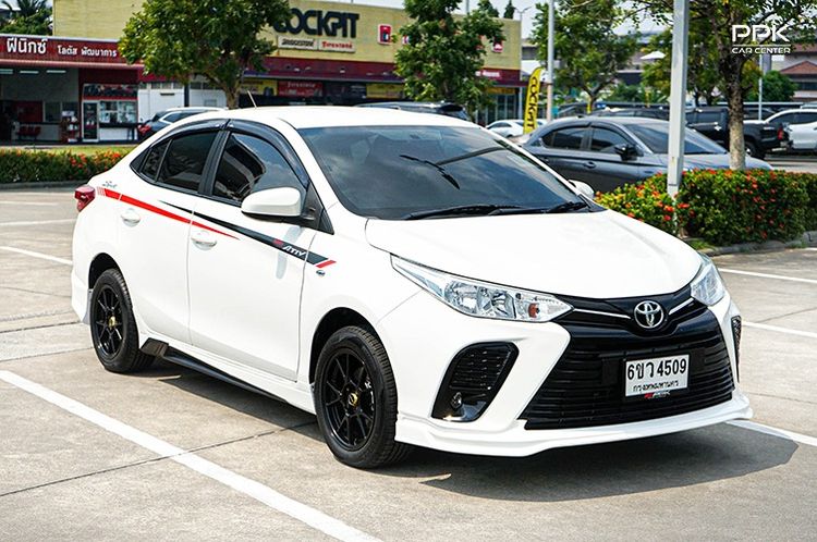 Toyota Yaris ATIV 2022 1.2 Entry Sedan เบนซิน ไม่ติดแก๊ส เกียร์อัตโนมัติ ขาว รูปที่ 3