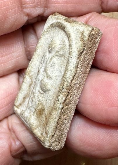 🙏 คาดว่าเป็นพระสิวลี วัดประสาทบุญญาวาส กรุงเทพมหานคร ปี พ.ศ. 2506  🙏พระผงปิลันท์ เปลวเพลิงเล็ก🙏องค์ละ1550 รูปที่ 4