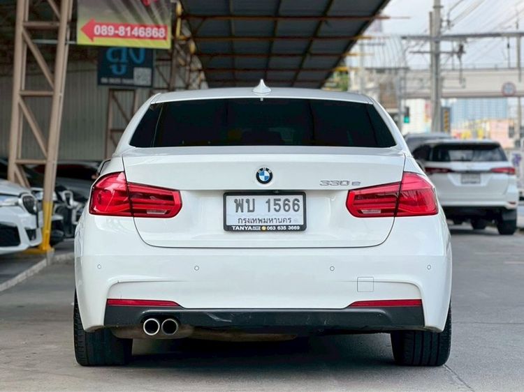 BMW Series 3 2018 330e Sedan ปลั๊กอินไฮบริด (PHEV) ไม่ติดแก๊ส เกียร์อัตโนมัติ ขาว รูปที่ 4