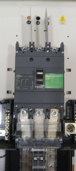 ตู้โหลดเซ็นเตอร์ ชไนเดอร์ 12 ช่องบาร์ 250  รูปที่ 4