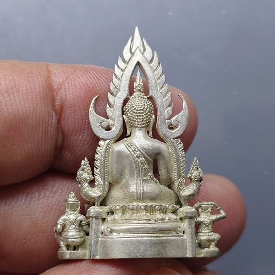 พระพุทธชินราช ภปร. ลอยองค์ เนื้อเงิน โครงการ "เพราะแผ่นดินนี้ คือ แผ่นดินเกิด รุ่นแรก ปี 2548 พร้อมกล่องเดิม รูปที่ 4