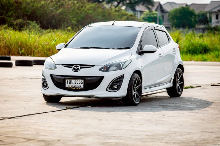 รถ Mazda Mazda 2 1.5 Spirit Sports สี ขาว