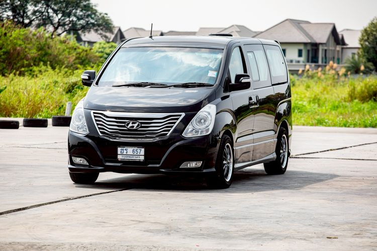 รถ Hyundai H-1  2.5 Deluxe สี ดำ