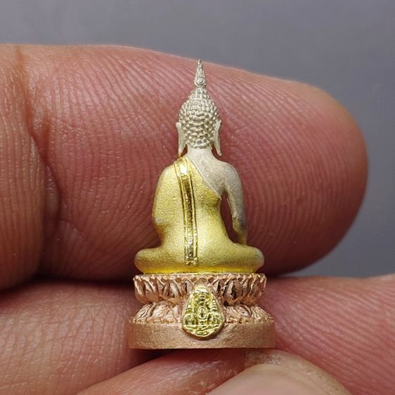 พระชัยวัฒน์พระพุทธนวราชบพิตร เนื้อเงินสามกษัตริย์ พิธีพุทธาภิเษก ณ วัดพระศรีรัตนศาสดาราม ปี2540 พร้อมกล่องเดิม รูปที่ 4