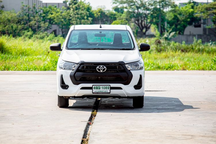 Toyota Hilux Revo 2021 2.8 ENTRY STANDARD CAB Pickup ดีเซล เกียร์ธรรมดา ขาว รูปที่ 2