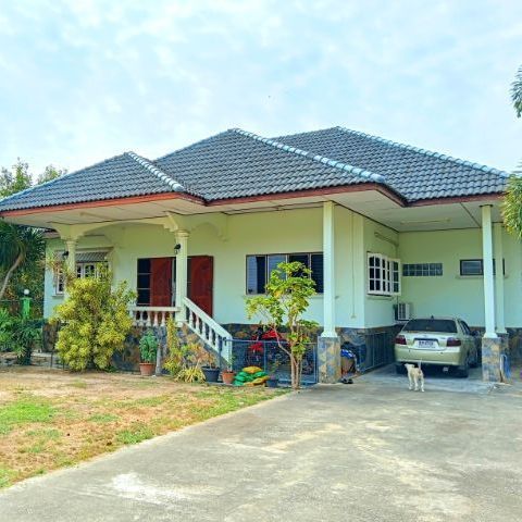 อื่นๆ มีบางส่วน สร้างเสร็จก่อน 2010 บ้านพร้อมที่ดินเนื้อที่รวม 1 ไร่ (400 ตร.ว.) 3นอน 3 น้ำ มีบ่อปูนขนาดใหญ่ 8 บ่อ บ่อเล็ก 6บ่อ มีระบบพร้อมต่อยอดหรือสร้างธุรกิจ ใกล้ตัวเมือง