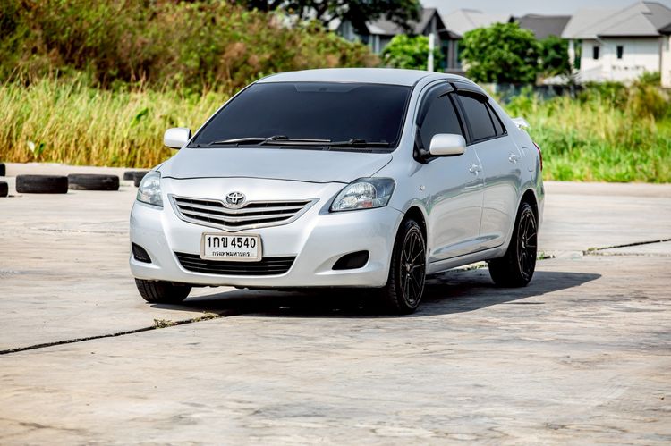 รถ Toyota Vios 1.5 J สี เทา