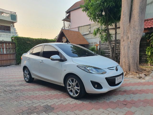 รถ Mazda Mazda 2 1.5 Elegance Maxx สี ขาว