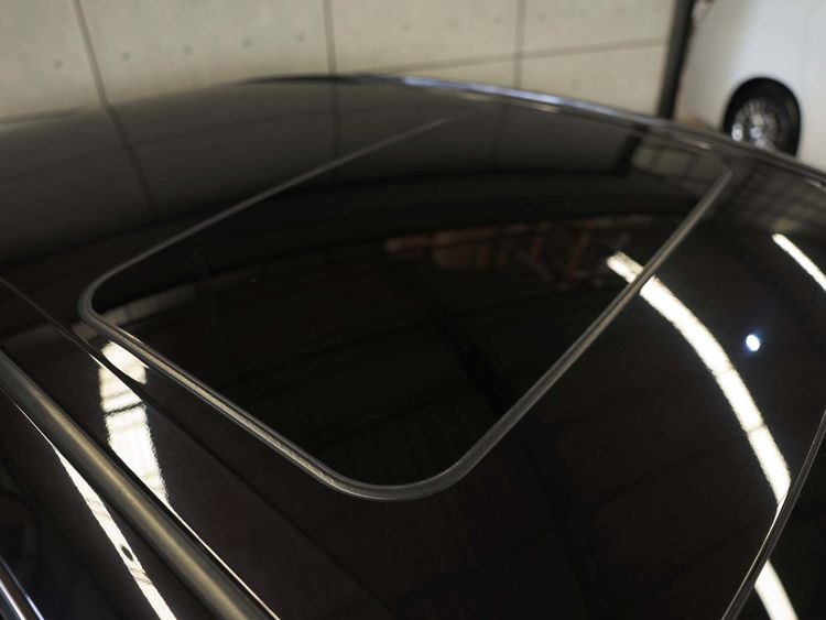 Toyota Camry 2022 2.5 HEV Premium Luxury Sedan ไฮบริด ไม่ติดแก๊ส เกียร์อัตโนมัติ ดำ รูปที่ 3