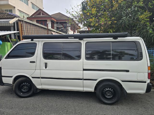 Toyota Hiace 1998 2.5 Van เบนซิน LPG เกียร์ธรรมดา ขาว รูปที่ 3