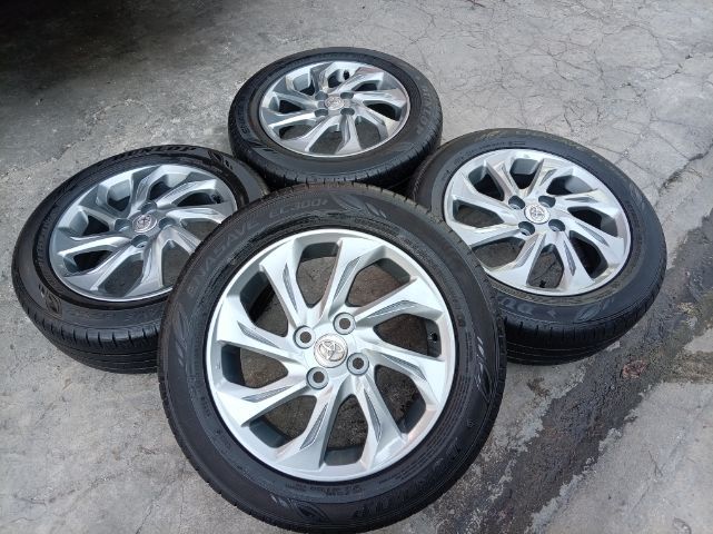 แม็ก Toyota Vios สีเดิมโรงงาน พร้อมยางปี 22 รูปที่ 4