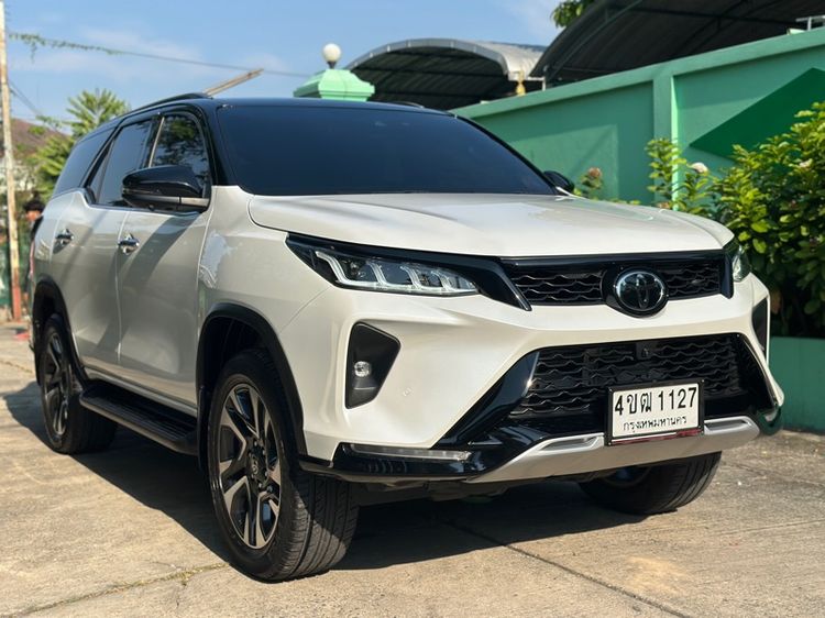 Toyota Fortuner 2023 2.4 LEGENDER 2WD AT Utility-car ดีเซล ไม่ติดแก๊ส เกียร์อัตโนมัติ ขาว รูปที่ 3