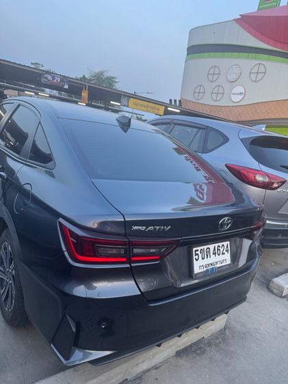 Toyota Yaris ATIV 2024 1.2 Smart Sedan เบนซิน ไม่ติดแก๊ส เกียร์อัตโนมัติ เทา รูปที่ 4