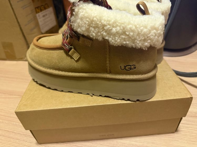 ugg รองเท้าบู้ทมือหนึ่ง รูปที่ 4