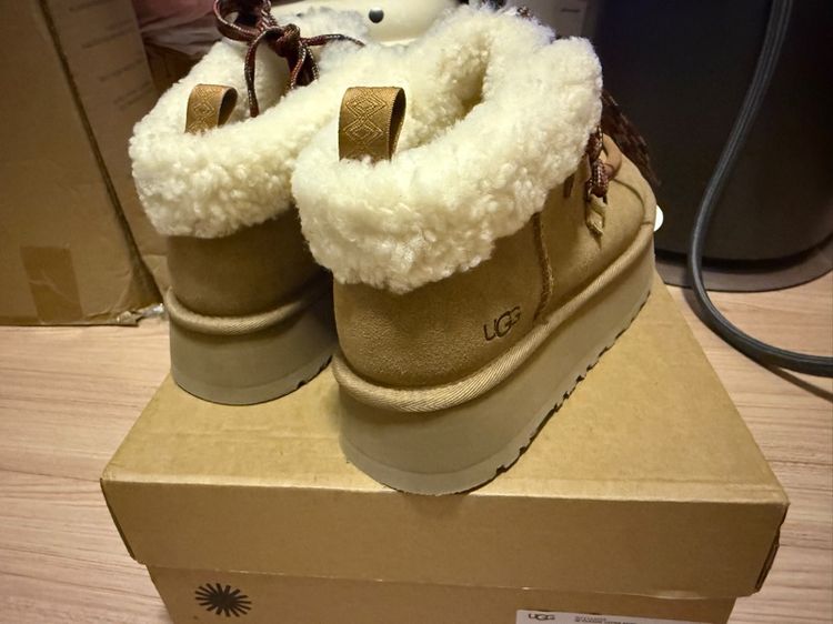 ugg รองเท้าบู้ทมือหนึ่ง รูปที่ 3
