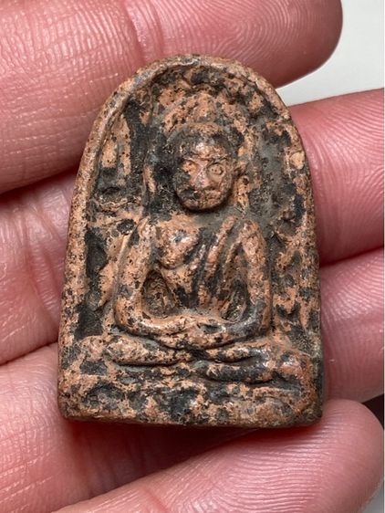 พระซุ้มกอเนื้อดิน