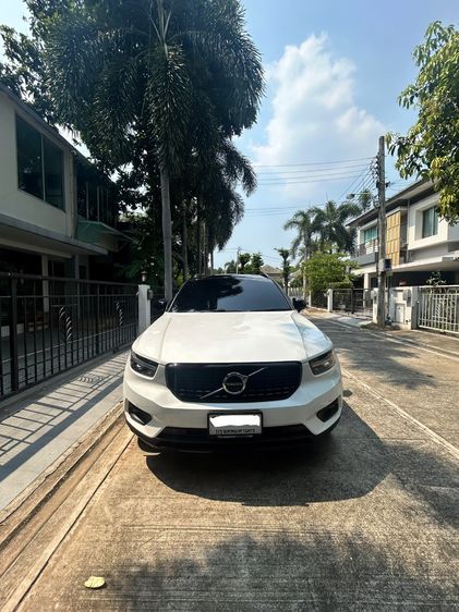 Volvo XC40 2022 Recharge 1.5 T5 R-Design Utility-car ปลั๊กอินไฮบริด (PHEV) ไม่ติดแก๊ส เกียร์อัตโนมัติ ขาว รูปที่ 3