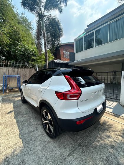 Volvo XC40 2022 Recharge 1.5 T5 R-Design Utility-car ปลั๊กอินไฮบริด (PHEV) ไม่ติดแก๊ส เกียร์อัตโนมัติ ขาว รูปที่ 4