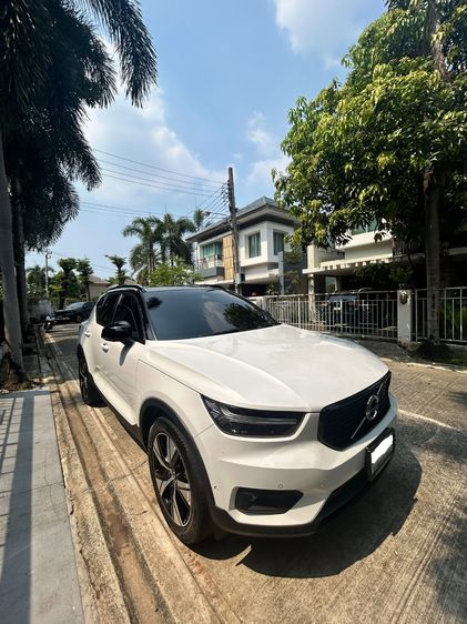 รถ Volvo XC40 Recharge 1.5 T5 R-Design สี ขาว