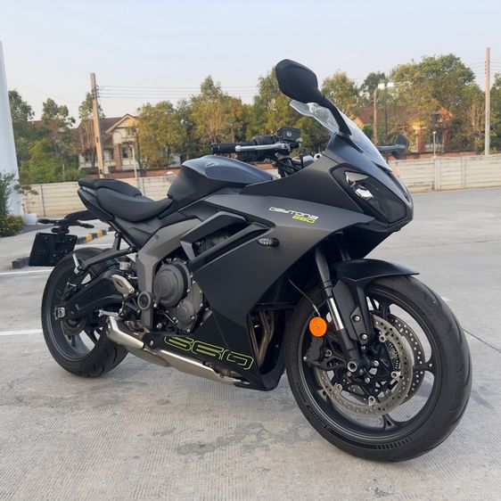 triumph Daytona รูปที่ 3