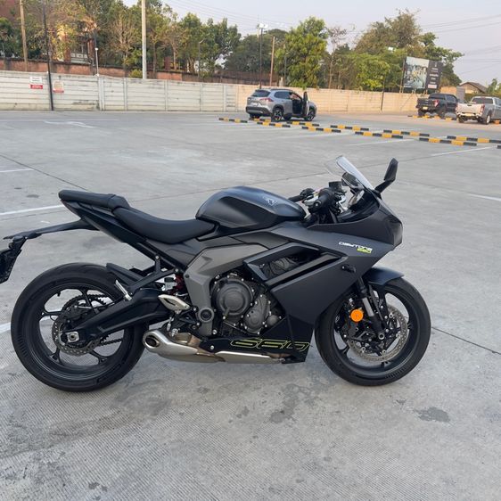 triumph Daytona รูปที่ 10
