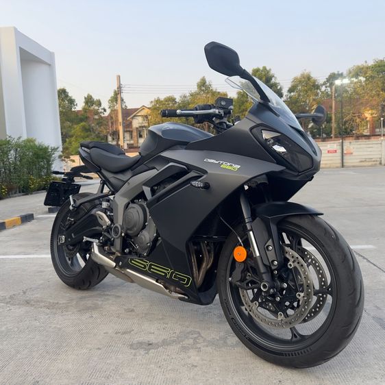 triumph Daytona รูปที่ 2