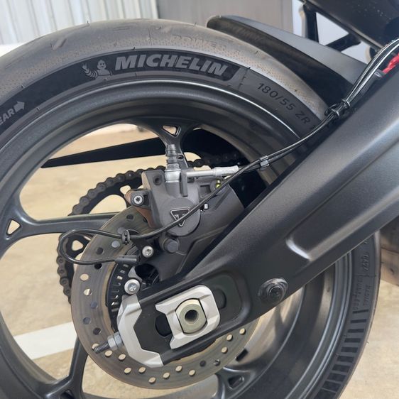 triumph Daytona รูปที่ 6