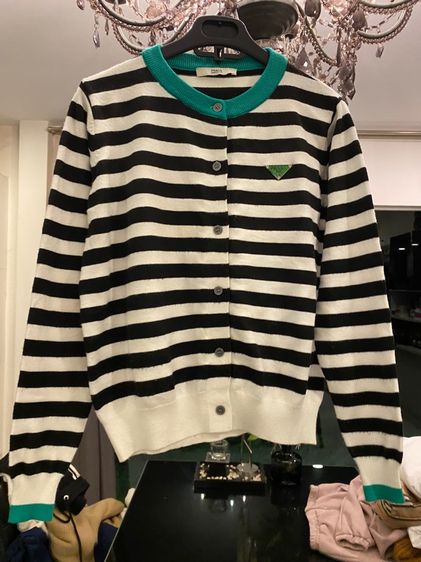 ปราด้า(ติดจองค่ะผ คาร์ดิแกน  สภาพใหม่เอี่ยม เนื้อผ้าดีมากค่ะ