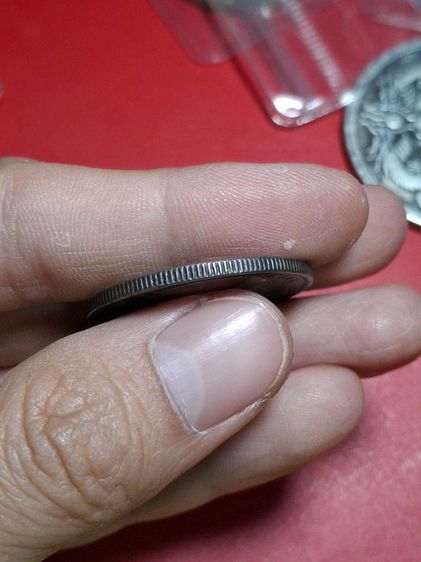 เหรียญ 1 รูปี (One Rupee)เหรียญ พระเจ้าเอ็ดเวิร์ดที่ 7 (KING EDWARD VII EMPEROR) เนื้อเงิน (Silver) ประมาณ 91.7  รูปที่ 3